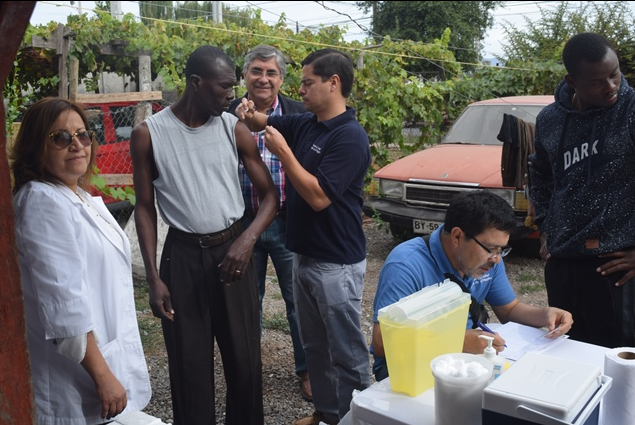 Santa Cruz: Seremi de Salud O´Higgins realizó operativo con inmigrantes